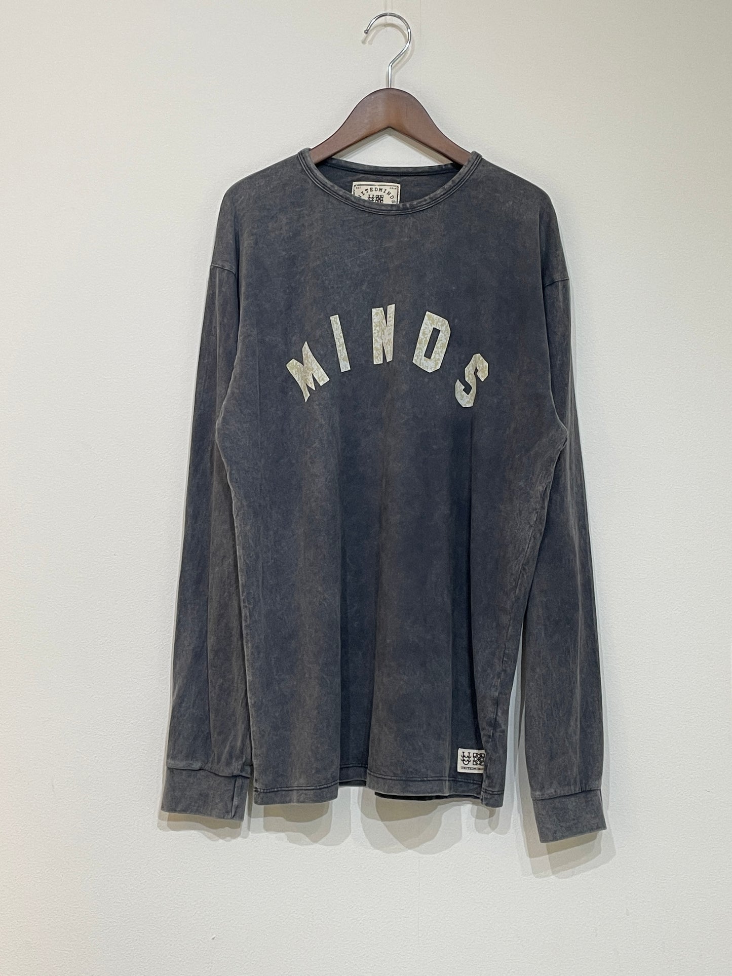 MINDS LONG T-SHIRT